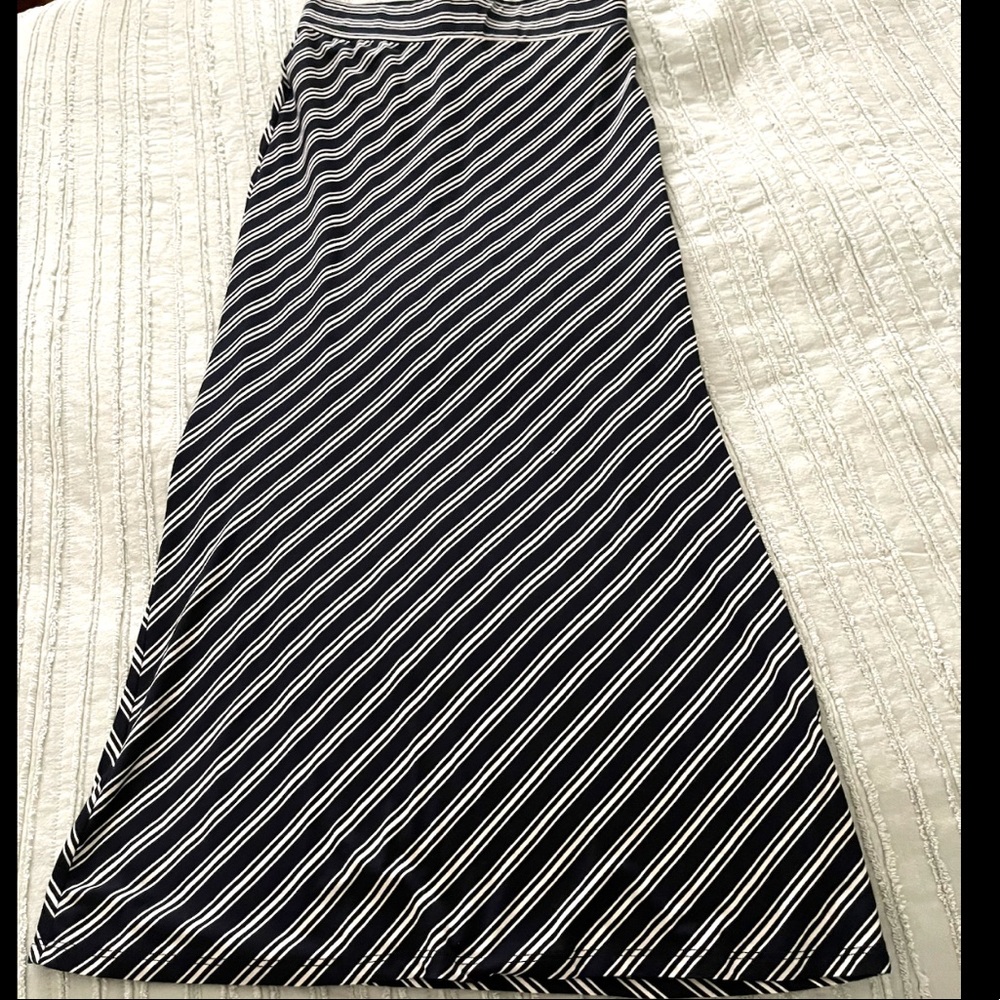 Ann Taylor Navy & White Diagonal Striped Maxi Skirt - Picture 4 of 7